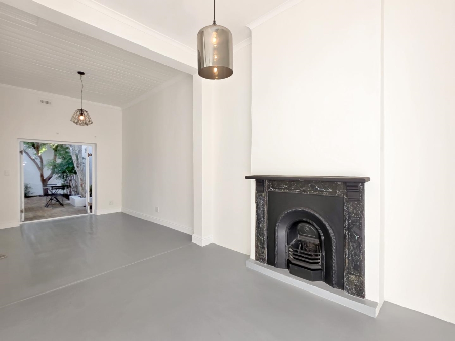 2 Bedroom Property for Sale in Gardens Western Cape